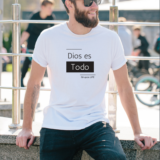 Dios es Todo Graphic T-Shirt for Men.