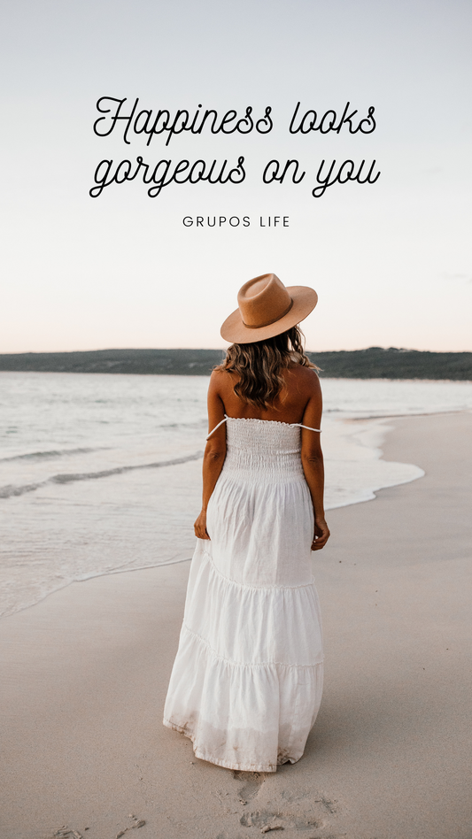 Happiness looks gorgeous on you - Digital Background